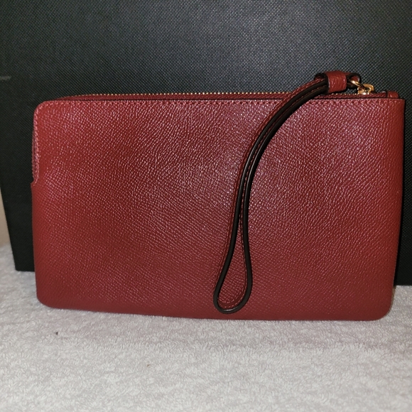 Coach large zip wristlet - Picture 2 of 3
